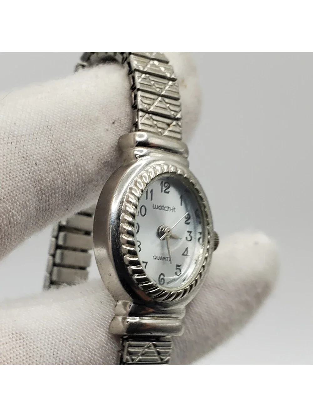 Watch-it Watch Women Blue Oval Dial Silver Tone Expandable Band New Battery